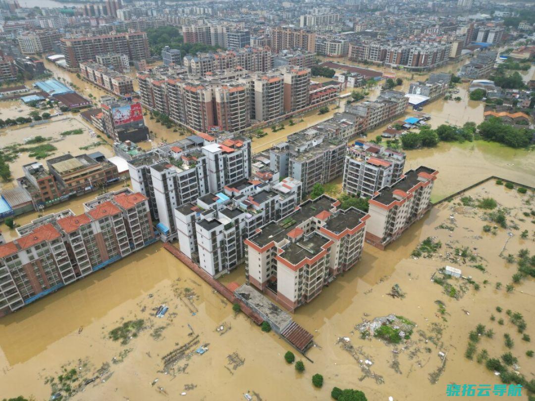 2024年4月22日，广东英德浛洸镇，镇子的核心位置浸泡在洪水中。