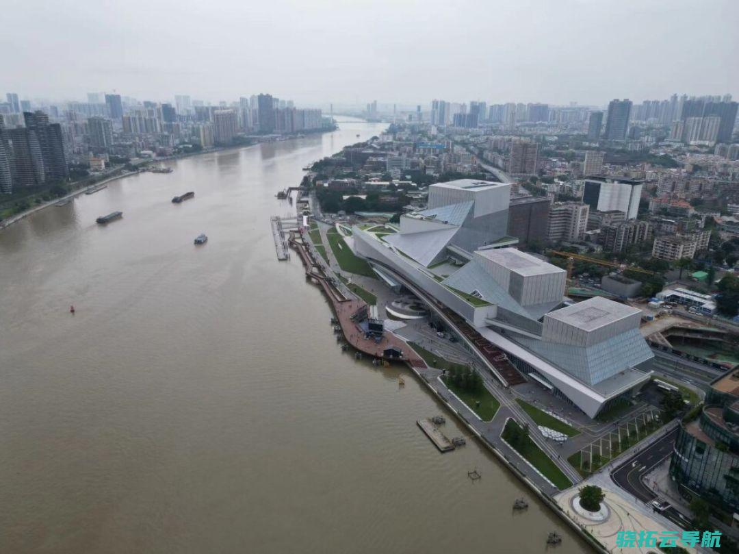 2024年5月1日，广州白鹅潭大湾区艺术核心像一艘巨轮，停泊在白鹅潭畔珠江边。
