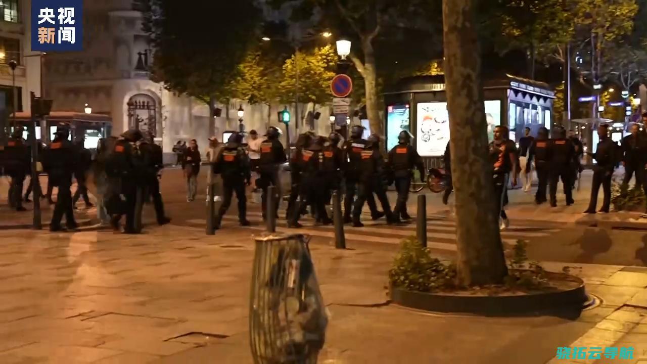 将继续坚持大规模警力 法国骚乱共拘捕约3200人