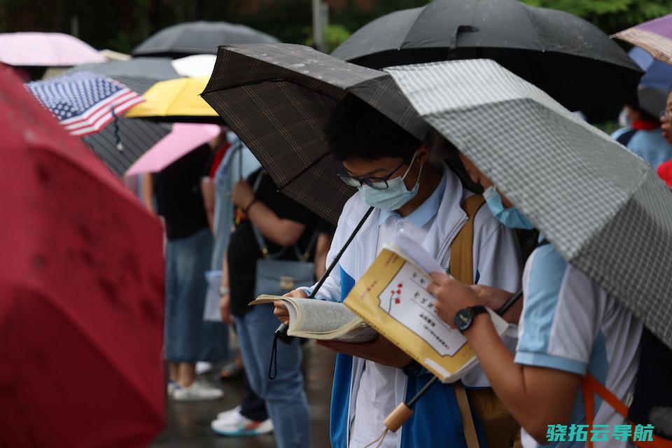 中职可以接受吗 他们选 C 普职分流 有本迷信历加持