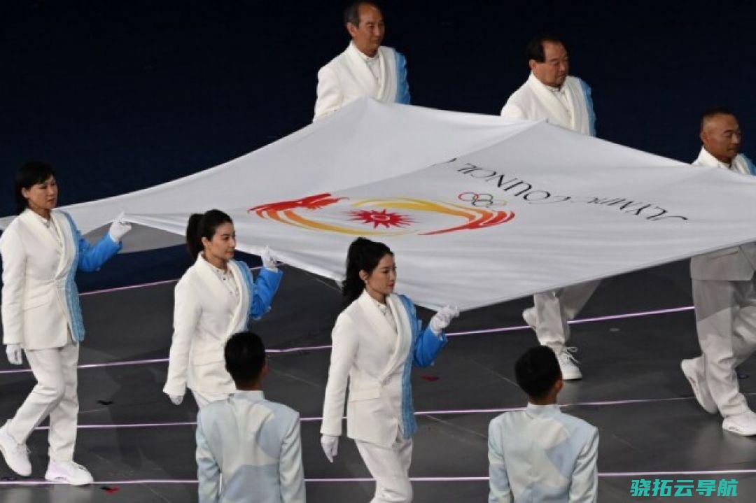 2023年9月23日，孙海平、郭晶晶等8人出任亚奥理事会会旗执旗手。