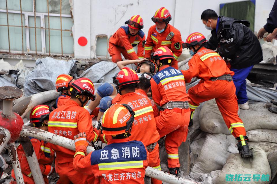 祸起屋顶堆放珍珠岩 齐齐哈尔一中学体育馆坍塌致11人遇难