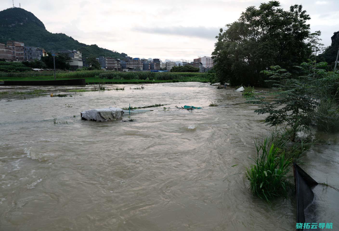 洪水围困上学路广西忻城两名遇难