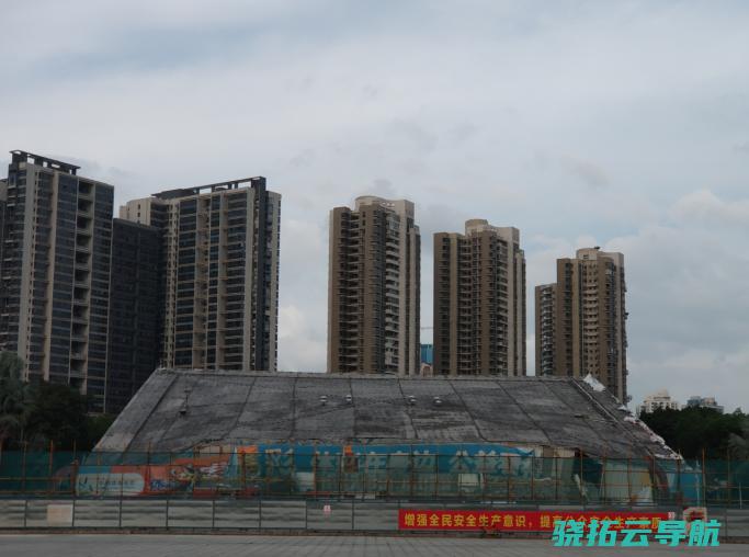 深圳体育馆坍塌致3死 事发前工人曾推戴撤除打算