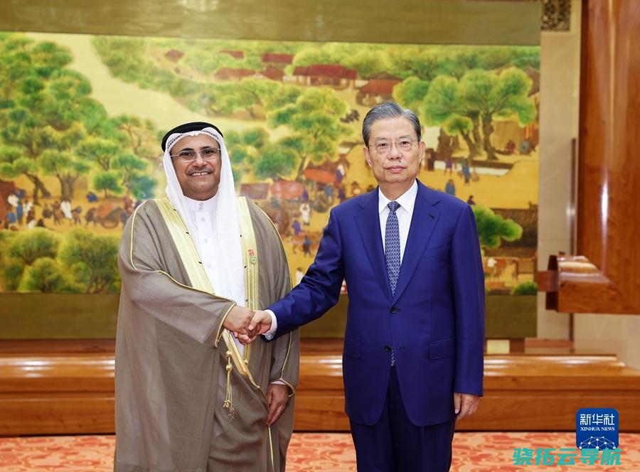 赵乐际会晤阿联酋总统穆罕默德