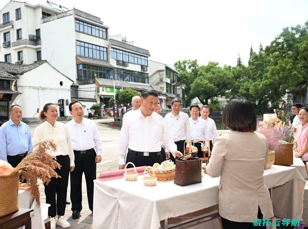 2023年9月20日上午，习近平在浙江省金华市义乌市后宅街道李祖村调查。新华社记者 谢环驰 摄