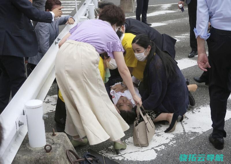 嫌犯乘电车到场 官网抵赖警备有疑问 安倍中枪面前安保破绽